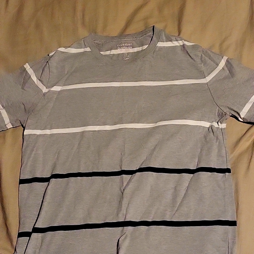 Gap t shirt